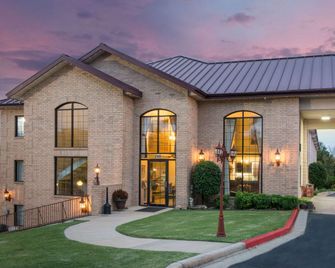 Super 8 by Wyndham Branson/Andy Williams Theatre - ברנסון - בניין