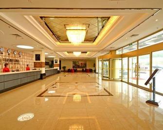 Hongqiao Holiday Hotel - Yichang - Hall d’entrée