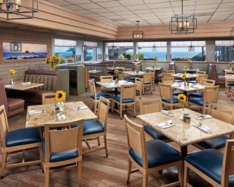 Premium King Coastal View Room w/ Fireplace | Short Drive from Hearst Castle - San Simeon - Restaurant