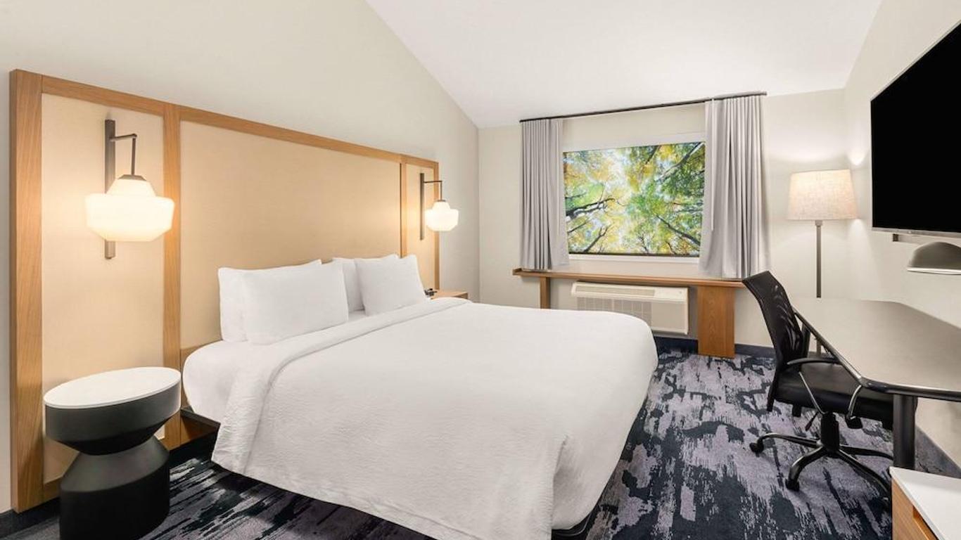 Holiday Inn Express and Suites Seattle - City Center