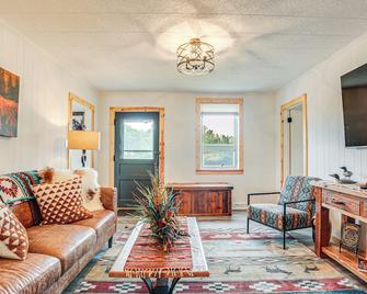 'Northwood Tours Escape' w/ Boat Dock Access! - Minocqua - Living room
