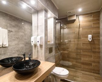 Avenue Hotel Deluxe - Boergas