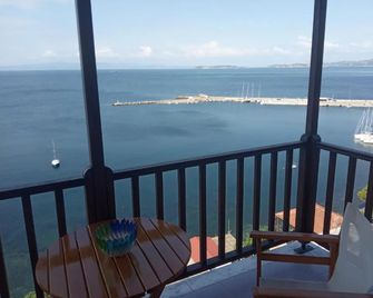 Hotel Selenunda - Loutraki - Balcon
