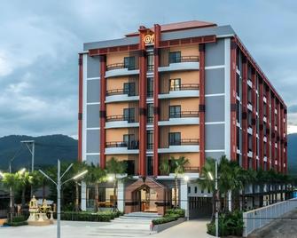 At One Hotel Chiangrai - Mae Chan - Building