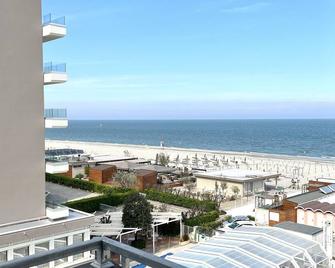 Hotel B&B Montecarlo - Cervia - Balkon