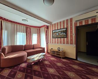 Hotel Gallery Park Volgograd - Volgograd - Living room