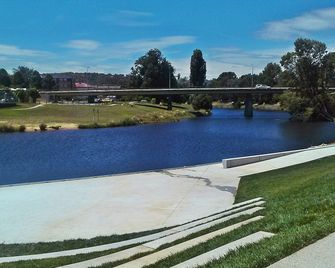 Crest Motor Inn - קינביאן - שירותי מקום האירוח