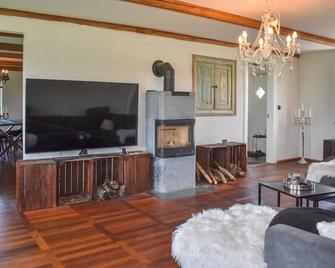 Cozy Home In Skåne-Tranås With Wifi - Skåne-Tranås - Sala de estar