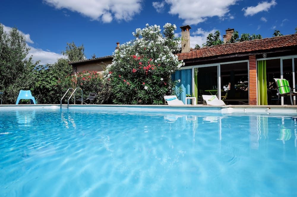 لا فيلا دي فيوليت - تولوز - حوض السباحة