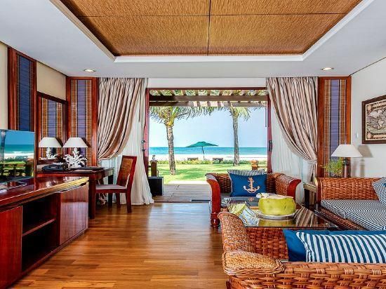 Ngwe Saung Yacht Club & Resort