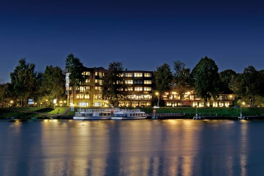 Hotel am Wasserfall - Lingen - Budova