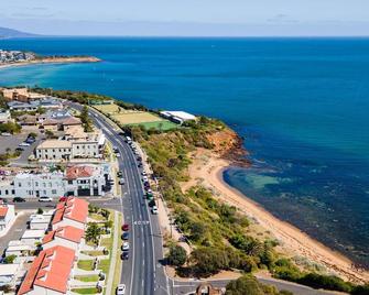 Oceano Residence Mornington - Mornington - Building