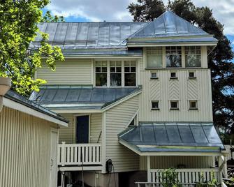 Villa Mosahiisi Charming Poolside Getaway - Helsinki - Edificio