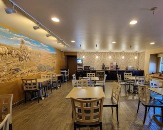 Monument Inn & Suites - Gering - Restaurante
