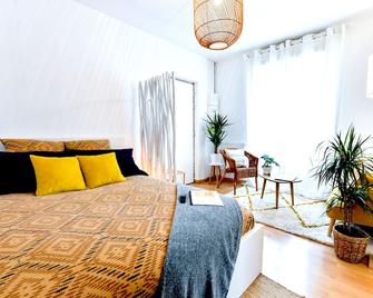 Bohemia Best Keys - Centre Ville Sens - Netflix - Sens - Bedroom