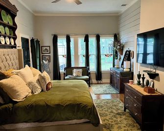 Cozy 1-bedroom house with WiFi and AC in charming Livingston - Livingston - Habitación