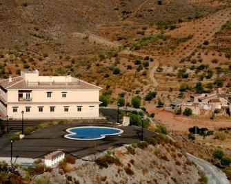 Modern apartment, high in the mountains with private pool (adults only) - Lubrín - Edificio
