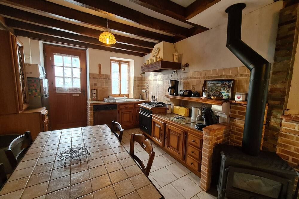 Quiet cottage with private garden near forest & Loire - Gien - Kuchyň