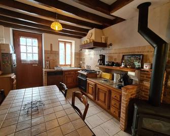 Quiet cottage with private garden near forest & Loire - Gien - Kitchen