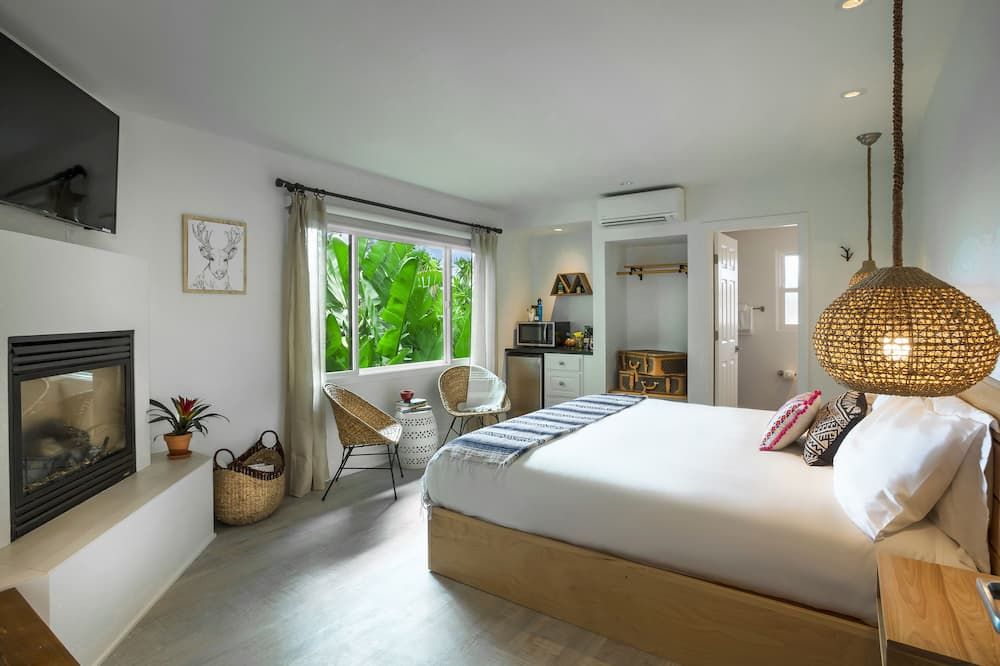 بلو ساندز إن، إيه كيركوود كوليكشن هوتل - سانتا باربارا - غرفة نوم