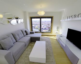 Finest Rentals - Expo Riverside - リスボン - リビングルーム