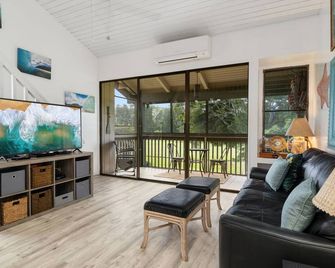 Hale Lani ~ Heavenly Home - Kahuku - Living room