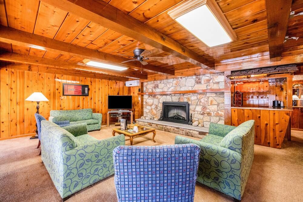 ذا كيرن لودج - Kernville - غرفة معيشة