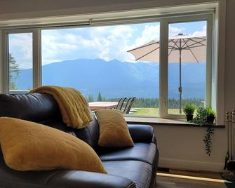 Stay Golden - Valhalla House - Golden - Sala