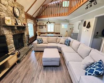 5 Bed 3 Bath, Game Room W Arcades & Foosball, Central Hvac - Albrightsville - Sala de estar