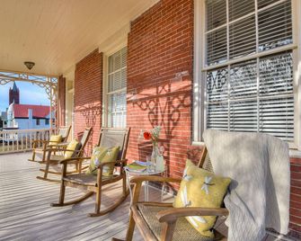 Stovall #3 Historic & walkable to downtown Augusta hotspots - Augusta - Balcón