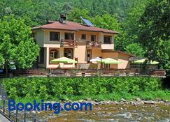 Hotel Fedora - Ribaritsa - Building