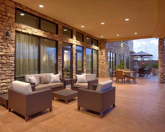 كورت يارد فينيكس ميسا جيت واي آيربورت - ميسا - شرفة مرصوفة