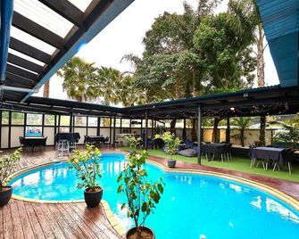 Mount Richmond Hotel - אוקלנד - בריכה