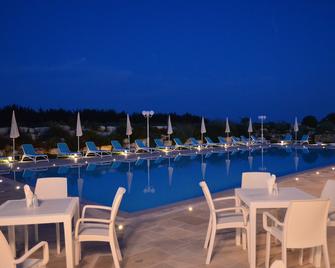 Agriturismo Li Damiani - Otranto - Bazén