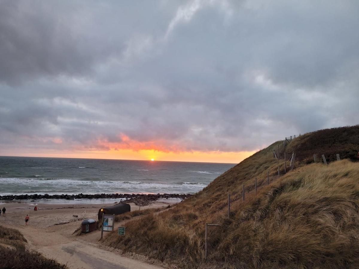 Beachfront Cottage With Panoramic View – Lonstrup