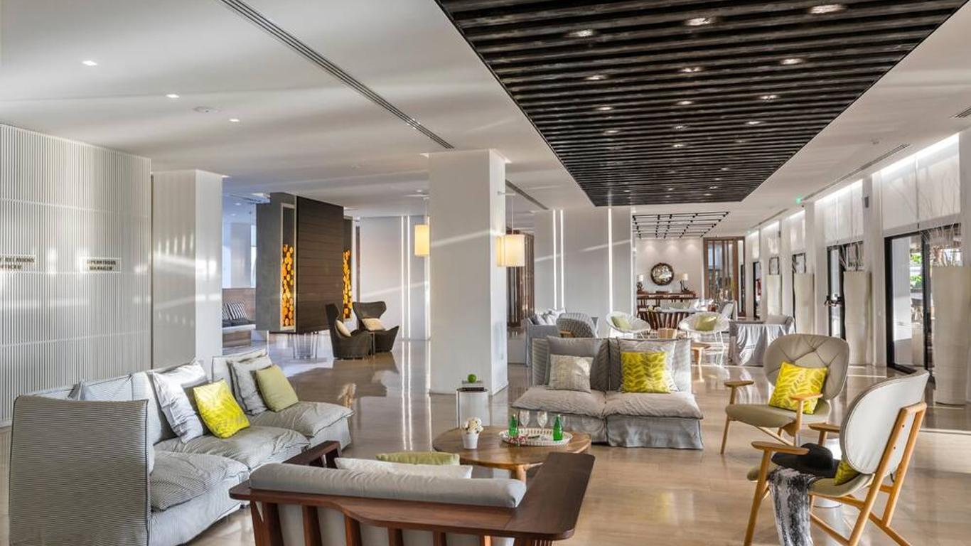 Cavo Maris Beach Hotel