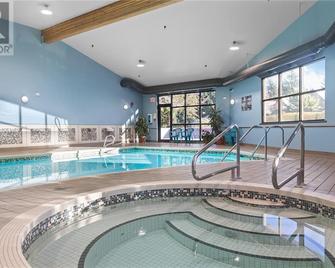 Cozy Cottage At Oceanside Village Parksville. Max. One Week Stay Lic. #53483 - Parksville - Pool
