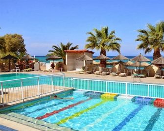 Sousouras Hotel - Chaniotis - Piscina