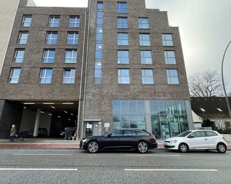 Urban Living - Top Floor Apartment - Hamburg - Building