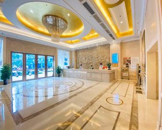 Vienna International Hotel (Huizhou Jiangbei Sanxin Branch) - 惠州 - 大廳