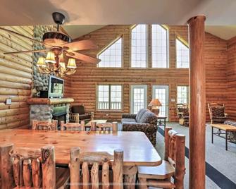 Starved Rock Cabin, Sleeps 14! - North Utica - Comedor