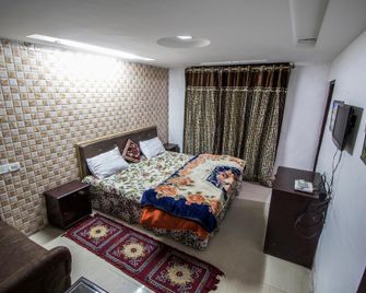 Hotel Holiday Plaza - Dalhousie - Bedroom