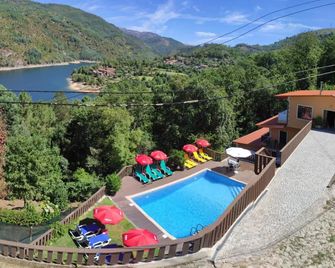 Casa Encosta do Rio-ferias no Gerês - Vieira do Minho