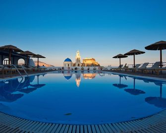 Thira's Dolphin - Akrotiri - Piscina