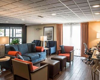 Quality Inn Springboro West - Springboro - Wohnzimmer