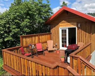 Homers Downtown Tiny House - Homer - Patio