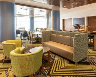 Holiday Inn Express & Suites Saskatoon East - University By IHG - Saskatoon - Lounge