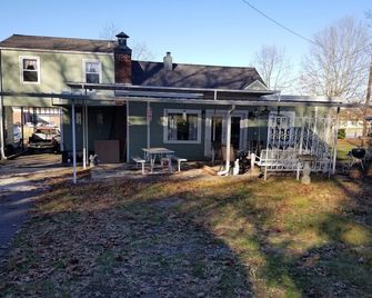 Clean and spacious house in downtown Fayetteville - Fayetteville - Building