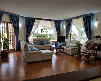 La stanza di villa Sara - Civitavecchia - Living room