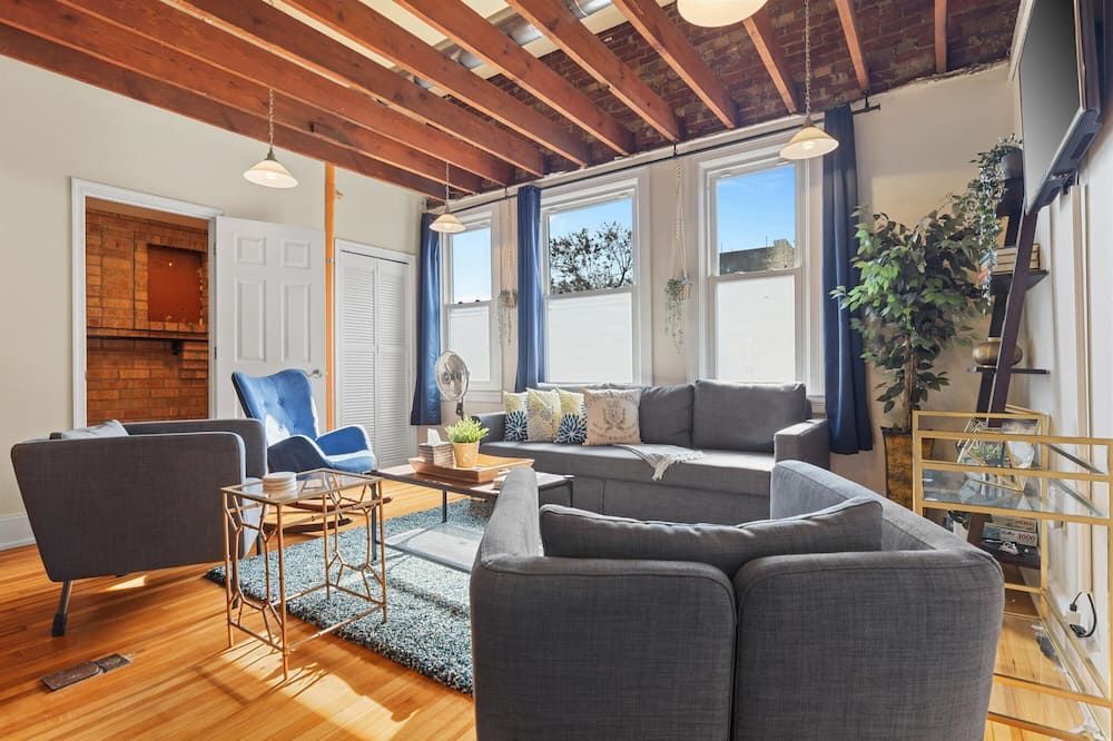 Living on The Edge of Capitol Hill - וושינגטון די.סי - סלון